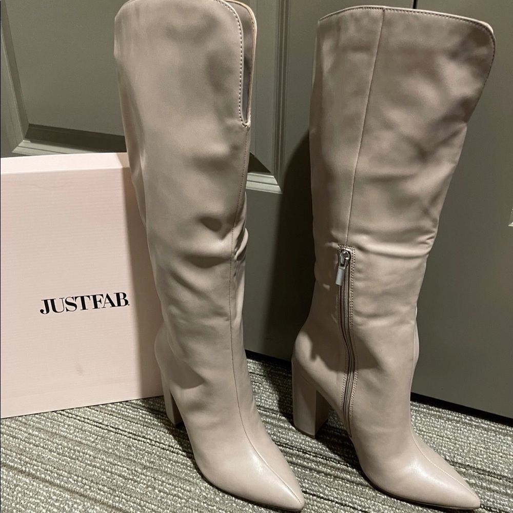 Mattison Block Heeled Boot - Sphinx